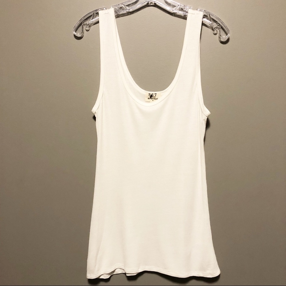 NWOT Wardrobe Staple- Plain White Tank- XL
